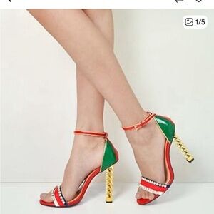 New FSJ Christmas Red and Green Heels with Gold Accents size 7